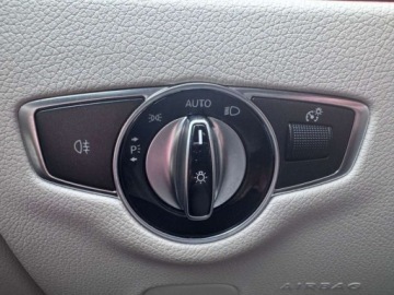 Mercedes Klasa E W213 Limuzyna Plug-in Facelifting 2.0 300de 306KM 2022 Mercedes-Benz Klasa E E 300 de Business Edition AMG Burmester Kamera 36, zdjęcie 27