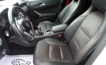 Mercedes Klasa A W176 Hatchback 5d Facelifting 200 d 136KM 2015 Mercedes-Benz Klasa A 200CDI 136KM AMG Line Niski przebieg Biksenon Skora, zdjęcie 9