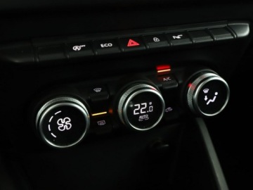 Dacia Duster II SUV 1.2 TCe 125KM 2018 Dacia Duster navi klima auto grzane fotele, zdjęcie 25