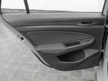 Volkswagen Golf VIII Variant 1.5 TSI 130KM 2021 Volkswagen Golf WD0307S#1.5 TSI EVO Life Ambient, zdjęcie 19