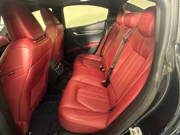 Maserati Ghibli III 2023 Maserati Ghibli Modena Q4 2023 3.0 Benzyna 424KM, zdjęcie 13