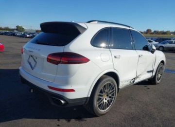 Porsche Cayenne III 2018 Porsche Cayenne 2018, 3.6L, 4x4, PLATINUM, od ubezpieczalni 3.6 Benzyna, zdjęcie 5