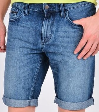 Calvin Klein Jeans spodenki J30J304756 915 30