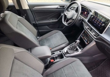 Volkswagen T-Roc I SUV Facelifting 1.5 TSI ACT 150KM 2022 Volkswagen T-Roc Style Pakiety, LED Matrix, ACC, Podgrzewane fotele i kie, zdjęcie 17