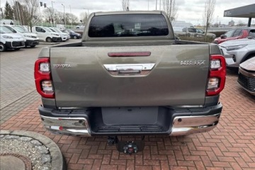 Toyota Hilux VIII Podwójna kabina Facelifting 2024 2.8 D-4D 204KM 2025 HiLux Executive D-4D mHEV Double Cab 4x4 aut 2.8 204KM 2025, zdjęcie 4