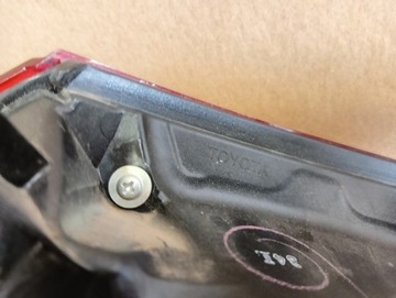 SVĚTLO LEVÝ ZADNÍ TOYOTA CAMRY IX LED TMAVÁ 18-