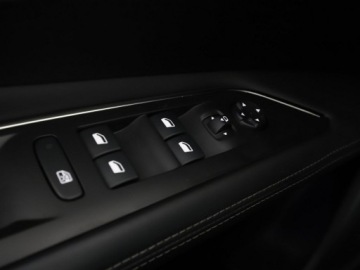Peugeot 3008 II Crossover 1.2 PureTech 130KM 2018 Peugeot 3008 automat virtual cocpit półskóra, zdjęcie 38