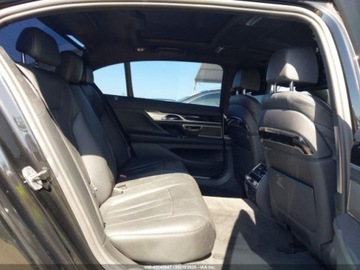 BMW Seria 7 G70 2022 BMW Seria 7 740i 2022 3.0l 3.0 Benzyna 335KM, zdjęcie 12