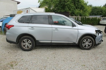 Mitsubishi Outlander III 2018 Mitsubishi Outlander ROK 2018 POJ 2,3 150 KM, zdjęcie 3