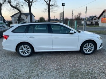 Skoda Octavia IV Kombi 2.0 TDI 150KM 2022 Skoda Octavia 2.0 TDI 150 KM DSG AMBITION BEZWYPADKOWY 2.0 Diesel 150KM, zdjęcie 13
