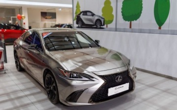 Lexus ES VII (XV70) Sedan Facelifting 300h 218KM 2024 Lexus ES 300h F Sport Dign 2.5 Hybryda 218KM, zdjęcie 3