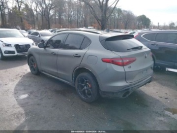 Alfa Romeo Stelvio SUV 2.0 Turbo 280KM 2018 Alfa Romeo Stelvio 2018 r., 2,0L AWD 2.0 Benzyna 280KM, zdjęcie 2