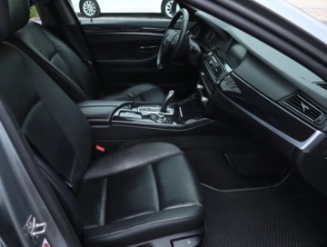BMW Seria 5 F10-F11 Touring 520d 184KM 2012 BMW 5 520d, 181 KM, Automat, Skóra, Navi, Xenon, zdjęcie 8