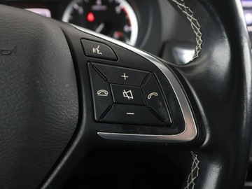 Infiniti Q30 1.5D 109KM 2016 Infiniti Q30 1.5d Premium Klimatronik Tempomat, zdjęcie 27