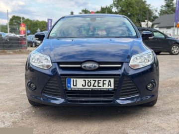 Ford Focus III Hatchback 5d 1.0 EcoBoost 100KM 2013 Ford Focus 1.0 EcoBoost Start-Stopp-System Champions Edition 100KM 2013r, zdjęcie 3