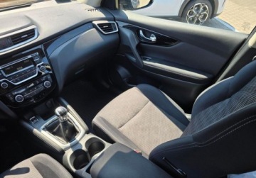 Nissan Qashqai II Crossover 1.2 DIG-T 115KM 2017 Nissan Qashqai 1,2 DIG-T 115KM - Acenta, salon PL, gwarancja 1.2 Benzyna, zdjęcie 5