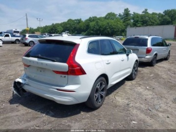 Volvo XC60 II 2022 Volvo XC 60 2022 Volvo XC60 B5 AWD Momentum 2.0 Benzyna 247KM, zdjęcie 3
