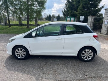 Toyota Yaris III Hatchback 5d 1.0 VVT-i 69KM 2013 Toyota Yaris Toyota Yaris 1.0 69KM Salon PL 022014 Benzyna 69KM, zdjęcie 8