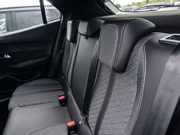 Peugeot 2008 II 2025 Od ręki - Allure EAT8 1.2 PureTech 130KM / Pakiet Vision i Drive Assist, zdjęcie 12