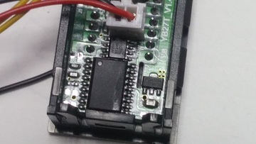 Светодиодные панельные часы 4,5-30В время + дата красные