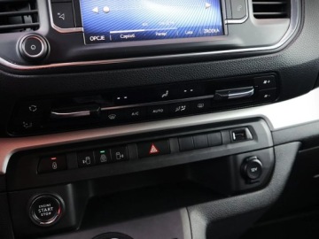 Toyota Proace II Furgon Medium 2.0 D-4D 177KM 2022 Toyota ProAce Toyota PROACE VERSO 7 osobowy VIP 2.0 Diesel 177KM, zdjęcie 15