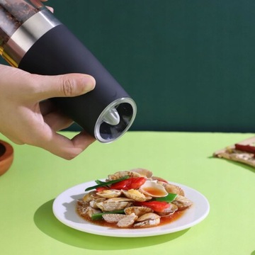 Гравитационная мельница из двух частей для соли и перца.