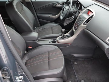 Opel Astra J GTC 1.4 Turbo ECOTEC 120KM 2013 Opel Astra 1.4 T, Klima, Klimatronic, Tempomat, zdjęcie 8