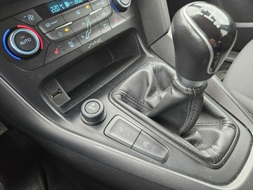 Ford Focus III Kombi Facelifting 1.0 EcoBoost 100KM 2018 Ford Focus 1,0 benzyna 101KM, zdjęcie 12