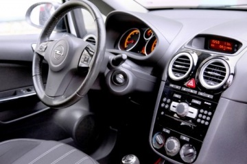 Opel Corsa E Hatchback 3d 1.4 Twinport 90KM 2014 Opel Corsa 1.4 90KM/OPC LINE/Klima/ Serwis/Parktr., zdjęcie 11