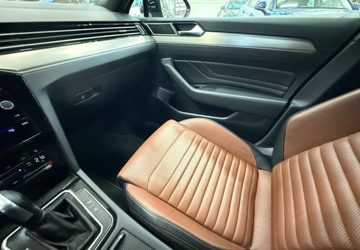 Volkswagen Passat B8 Variant Facelifting 2.0 TDI SCR 150KM 2022 Volkswagen Passat Unikatowe wyposazenie - Masaze - 4 kamery - LED Matrix -, zdjęcie 29