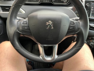 Peugeot 2008 I SUV Facelifting 1.2 PureTech 82KM 2018 Peugeot 2008 1.2 benzyna 82 KM zarejestrowany w PL zadbany mozliwa zam, zdjęcie 17