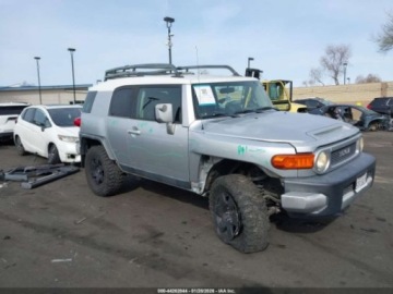 Toyota FJ Cruiser 4.0 239KM 2007 Toyota FJ 2007 r., 4,0L 4.0 Benzyna 239KM, zdjęcie 14