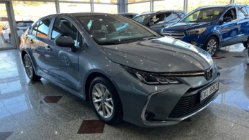 Toyota Corolla XII Sedan Facelifting 1.5 VVT-i 125KM 2023 Toyota Corolla 1.5 Benzyna 125 km tylko 32 tys. przebiegu 1.5 Benzyna 125KM, zdjęcie 3