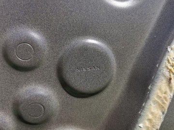 DVEŘE LEVÉ PŘEDNÍ NISSAN JUKE II F16 19- ORIG.