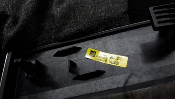 A4 B9 FACELIFT LIŠTA DEKORACE DVEŘE LEVÝ ZADNÍ 8W0867419K