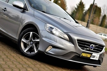Volvo V40 II Hatchback 2.0 D2 DRIVE-E 120KM 2015 Volvo V40 R-Design Xenon Ledy Digital Alcantara, zdjęcie 15