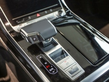 Audi Q7 II (4M) SUV Facelifting  3.0 50 TDI 286KM 2026 AUDI Q7 TDI quattro S Line Suv 3.0 (286 KM) 2026, zdjęcie 9