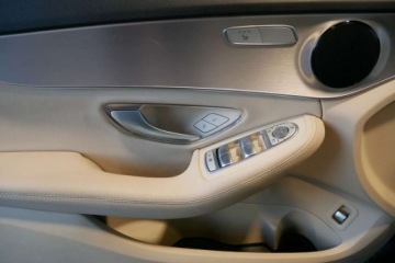 Mercedes Klasa C W205 Kombi 200 184KM 2017 Mercedes-Benz Klasa C 2.0 184KM 4MATIC Estate, Bezwyp., Panorama, Jasne wn, zdjęcie 31