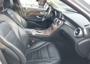 Mercedes Klasa C W205 Kabriolet Facelifting 2.0 300 258KM 2019 Mercedes-Benz Klasa C MERCEDES-BENZ C 300 4MATIC 2.0 Benzyna 259KM, zdjęcie 8