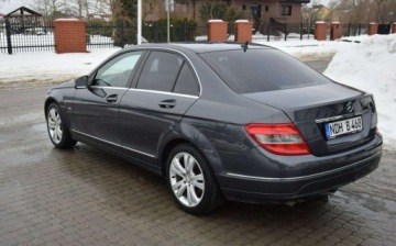 Mercedes Klasa C W204 Limuzyna 1.8 180 CGI BlueEFFICIENCY 156KM 2010 Mercedes-Benz Klasa C 1.8B Automat 2KPL KOL PDC Hak Oryginal Lakier Sprowa, zdjęcie 4