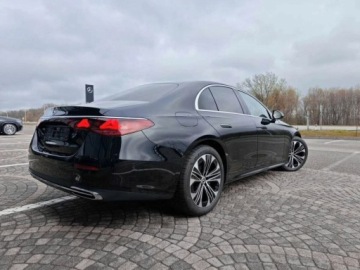 Mercedes Klasa E W214 Sedan 2.0 220d 197KM 2025 E Klasa 220 d 4-Matic Avantgarde 2.0 (197KM) 2025, zdjęcie 2