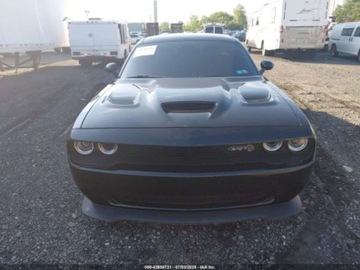 Dodge Challenger III 2016 Dodge Challenger 2016 6.2l 6.2 Benzyna 707KM, zdjęcie 9