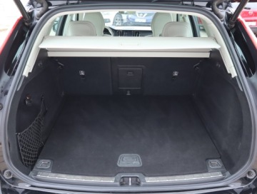 Volvo XC60 II Crossover D4 190KM 2020 Volvo XC60 D4, Salon Polska, 187 KM, Automat, zdjęcie 12