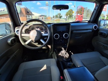 Jeep Wrangler III Terenowy 3.8 i V6 12V 200KM 2008 Jeep Wrangler Unlimited Hard-Top Sahara 3.8 200KM 4x4 Automat Klima, zdjęcie 13
