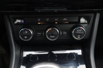 Skoda Superb III Liftback 1.4 TSI 150KM 2016 Skoda Superb 1.4 TSI, Salon Polska, Xenon, zdjęcie 16