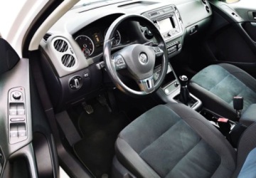Volkswagen Tiguan I SUV Facelifting 2.0 TDI CR DPF BlueMotion 140KM 2013 Volkswagen Tiguan 2.0 TDI CR, Xenon, NAVI, Panorama, Super Stan 2.0 Diesel, zdjęcie 11