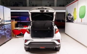 Toyota C-HR I Crossover 1.8 Hybrid 122KM 2019 Toyota C-HR 1.8 Hybrid Premium 1.8 Hybryda 122KM, zdjęcie 17