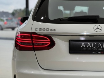 Mercedes Klasa C W205 Kombi Facelifting HYBRYDA 2.0 300 de 306KM 2021 Mercedes-Benz C 300 AMG Line Plug In / 1 właścicie, zdjęcie 37