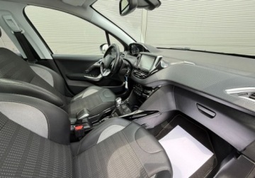 Peugeot 2008 I SUV Facelifting 1.2 PureTech 110KM 2019 Peugeot 2008 1.2 Benzyna 110KM, zdjęcie 31