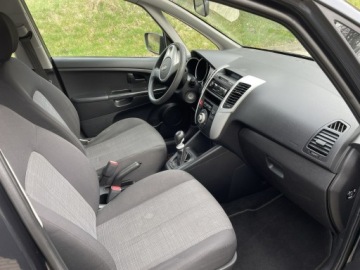 Kia Venga Mikrovan 1.4 DOHC CVVT 90KM 2010 Kia Venga 1.4 Benzyna 90KM 2010rok Klimatyzacja, zdjęcie 7